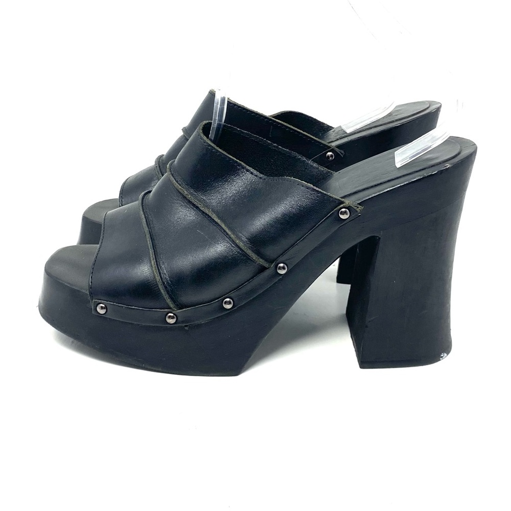 Bongo Sandals - image 1